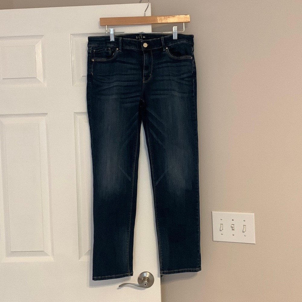 White House and black market women slim crop pants